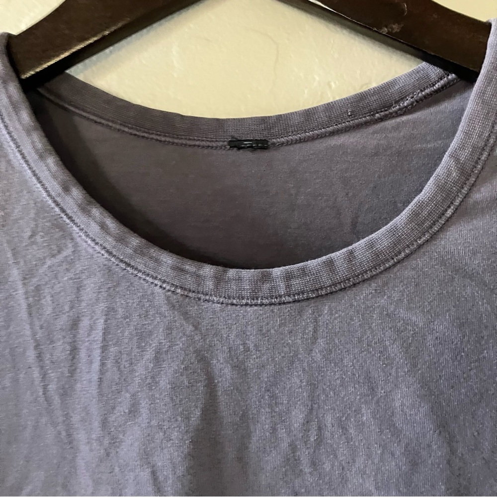 Lululemon Lavender T-Shirt Size Large - Picture 5 of 9